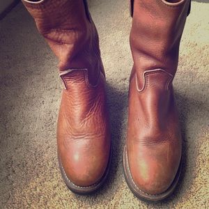 Comfortable lightly used boots.